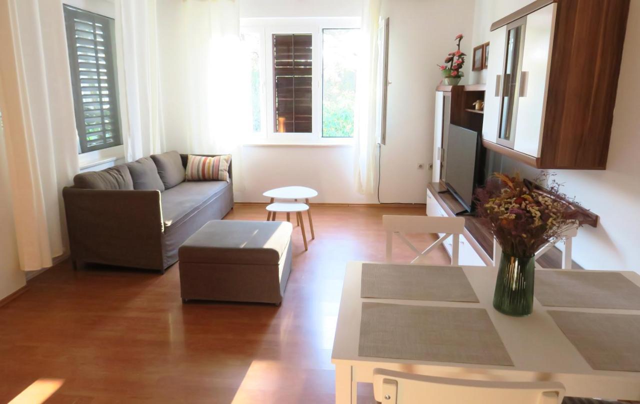 Elda Apartment Pula Ngoại thất bức ảnh