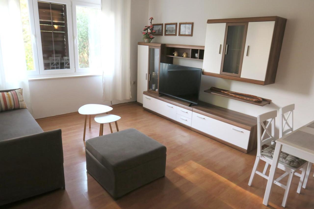 Elda Apartment Pula Ngoại thất bức ảnh
